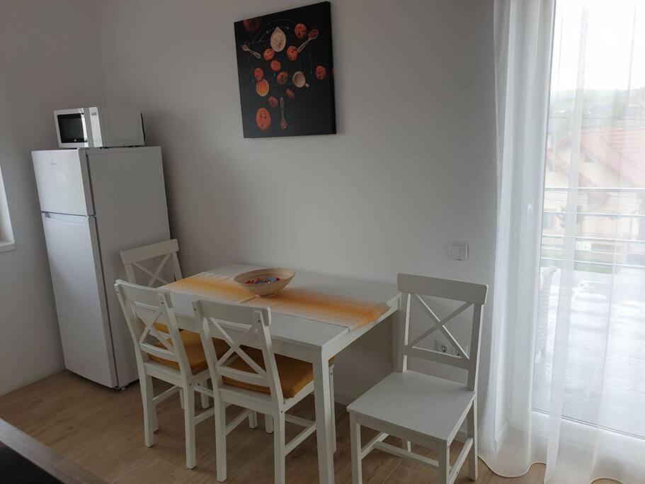 Max Studio Sancraiu de Mures Eksteriør bilde